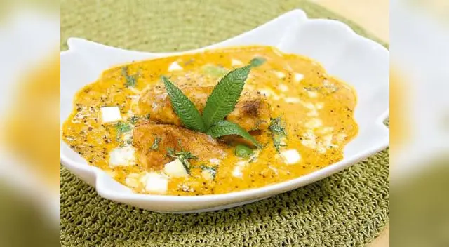 El secreto del chef: Espolvorea el huacatay en el pescado frito. 