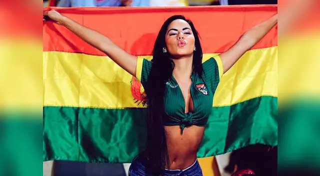 Hincha de México manda besitos volados a todo el estadio de Viña del Mar. Hincha de México manda besitos volados a todo el estadio de Viña del Mar.