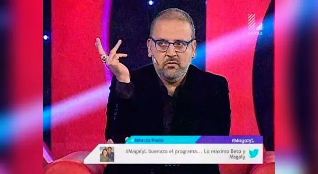 Indica que cuando un hombre fuma con el codo empinado es gay