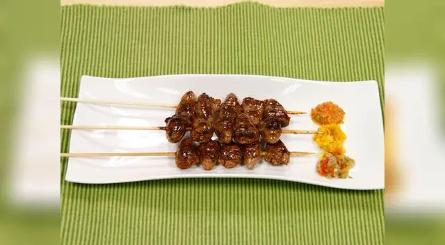 El secreto del chef: Sirve con crema de rocoto, papas sancochadas doradas y choclo El secreto del chef: Sirve con crema de rocoto, papas sancochadas doradas y choclo