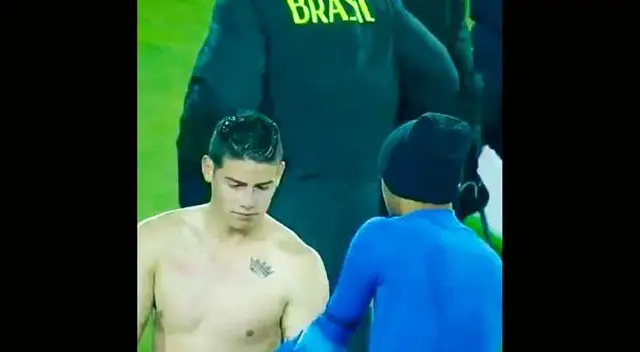 El nuevo tatuaje de James. 