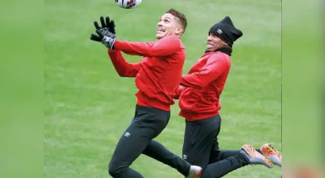 Guerrero y Farfán comandarán ataque peruano