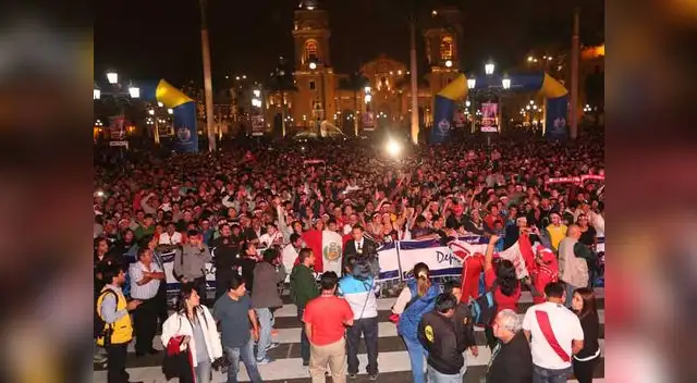 No dejaban de gritar ¡Arriba Perú! No dejaban de gritar ¡Arriba Perú!