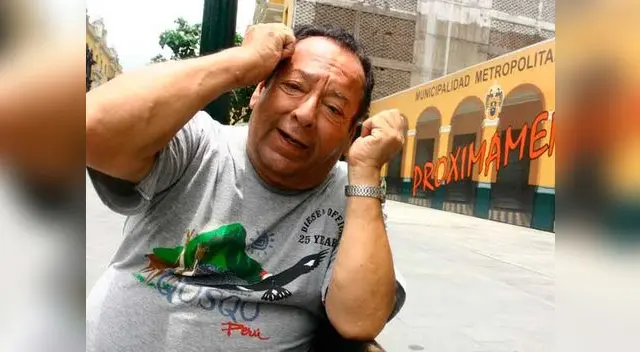 Está internado en hospital. Está internado en hospital.