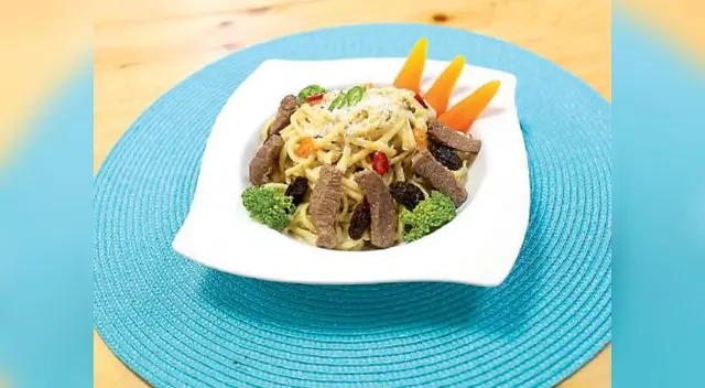 El secreto del chef: Decora el plato con coco rallado.