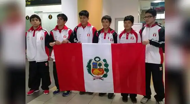 Delegación de Perú: Christian Altamirano Modesto, Jimmy Espinoza Palacios, Henry Felén Chávez, Raúl Alcántara Castillo, Jemisson Coronel Baldeón y Diego Vigo Cadenillas. 