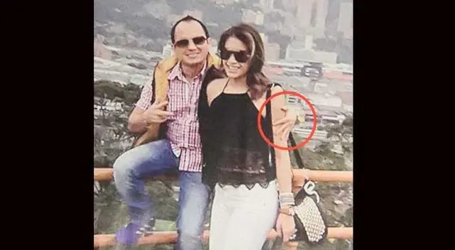 En las imágenes se les ve a actriz y hombre de negocios muy cariñosos. En las imágenes se les ve a actriz y hombre de negocios muy cariñosos.