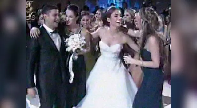 Kina Malpartida agarró el bouquet. Kina Malpartida agarró el bouquet.