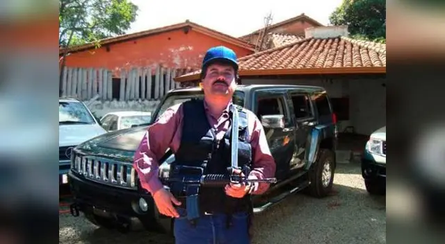 Fuga de película comenzó hace un año, según información policial. Ahora el paradero de guzmán, quien aquí aparece armado, es un misterio. Fuga de película comenzó hace un año, según información policial. Ahora el paradero de guzmán, quien aquí aparece armado, es un misterio.