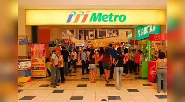 Según video, mujer se quejó porque no encontró caja vacía para pagar.