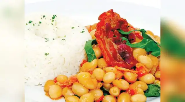 El secreto del chef: Servir los frejoles con arroz graneado