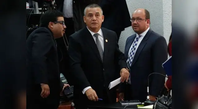 Sigue activo en redes sociales Sigue activo en redes sociales