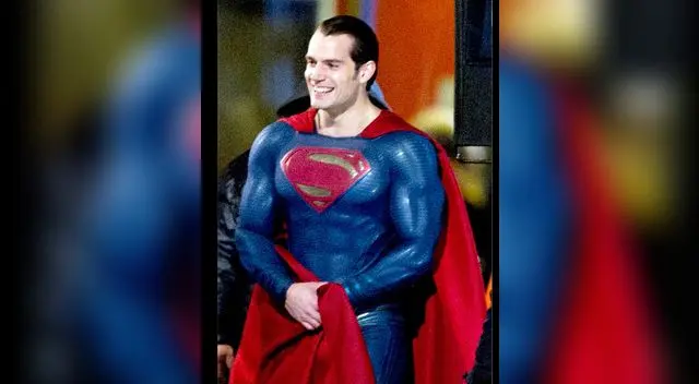 Henry Cavill tuvo una erección. 