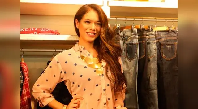 Jazmín Pinedo conversa con Peluchín. 