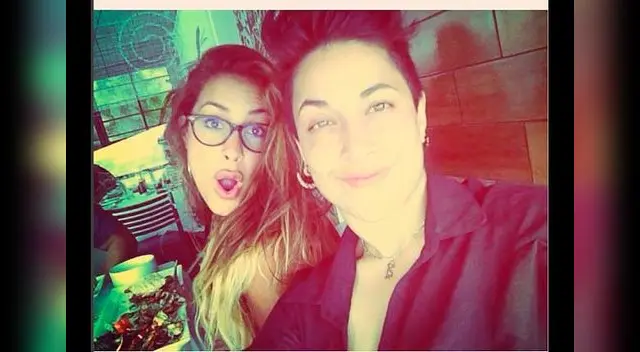 Milett y su hermana. Milett y su hermana.