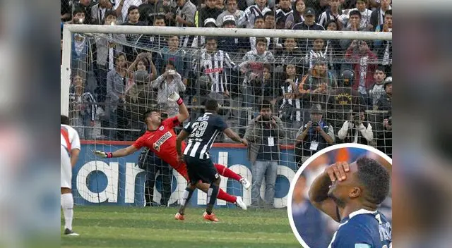 Colombiano ya sacó el disparo, que tras rebotar en el travesaño se va lentamente, al igual que las ilusiones de Alianza