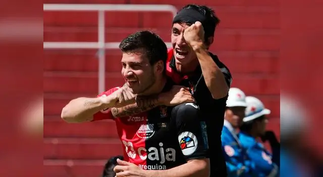 Cuesta fue el mejor del partido, pero sus goles no fueron suficientes para lograr la hazaña