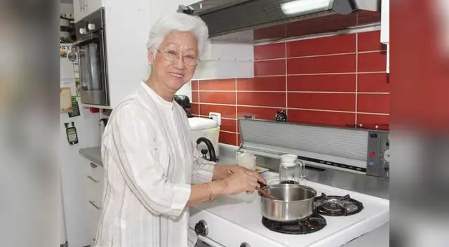 Las mamis juntan sus láminas para cocinar en casa y engreír a los niños. Las mamis juntan sus láminas para cocinar en casa y engreír a los niños.