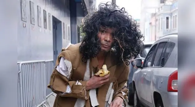 Triste por su amigo. Triste por su amigo.