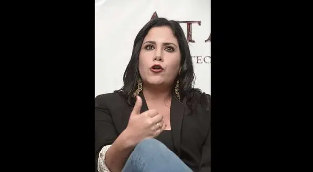 Andrea Llosa. Andrea Llosa.