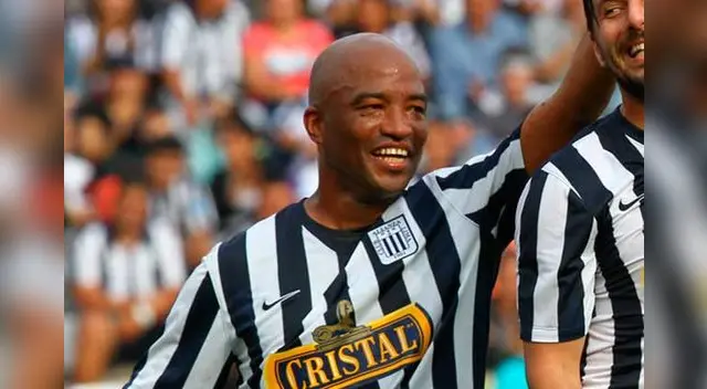 Waldir presente en celebración.