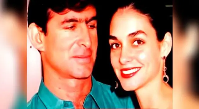 El rey de los desfiles de moda estaría enamorado de un hombre y no le quiere dar el divorcio a su esposa. El rey de los desfiles de moda estaría enamorado de un hombre y no le quiere dar el divorcio a su esposa.