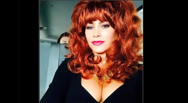 Sofía Vergara le rinde tributo a Peggy Bundy. 