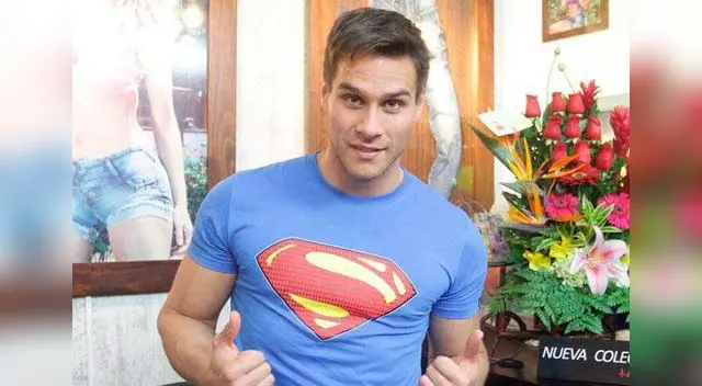 Su romance con Julieta va bien. Su romance con Julieta va bien.