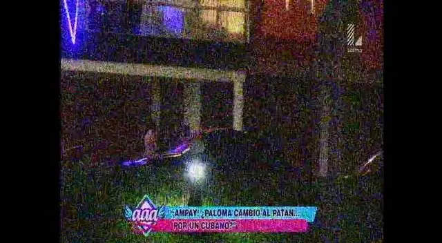 Paloma y Papi, ampayados en karoke. Paloma y Papi, ampayados en karoke.