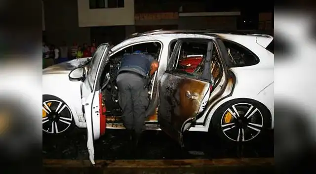 En el ataque al lujoso Porsche habían cuatro móviles y no dos. En el ataque al lujoso Porsche habían cuatro móviles y no dos.
