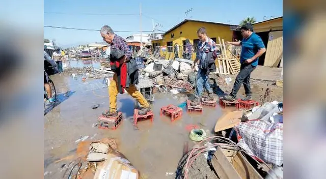 Ayer hubo temblores de 6.3 grados y población tuvo que evacuar sus casas.
