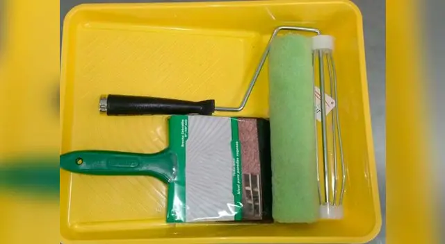 El tamaño del rodillo o la brocha dependerá de lo que se desea pintar. El tamaño del rodillo o la brocha dependerá de lo que se desea pintar.