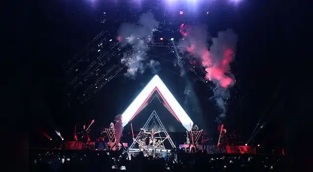 Un show lleno de luces y magia es el que brindó