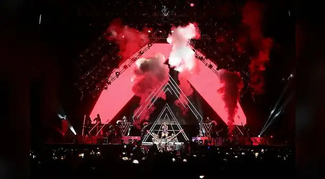 Un show lleno de luces y magia es el que brindó