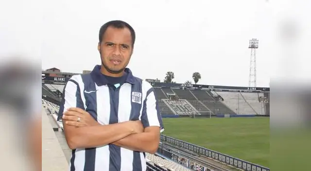 Incluso no está muy contento con Manco, de quien dice se ha equivocado mucho. Incluso no está muy contento con Manco, de quien dice se ha equivocado mucho.