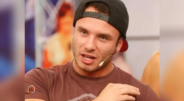 Le da duro a chileno. Le da duro a chileno.