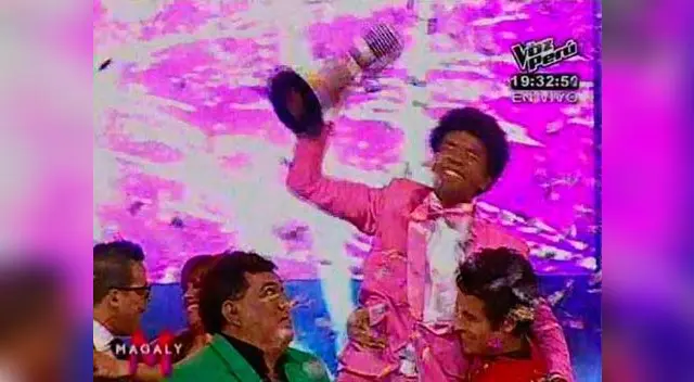 Carlos Farfán, imitador de Manuel Donayre, es el ganador. Carlos Farfán, imitador de Manuel Donayre, es el ganador.