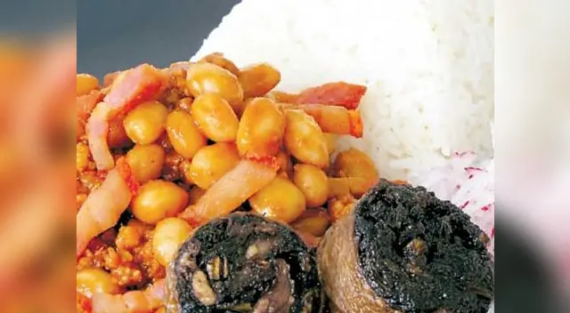 El secreto del chef: Sirva acompañado de relleno, arroz  graneado y ensalada de rabanitos.