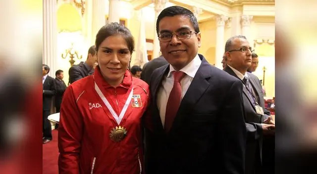 Deportistas recibieron medalla y el Diploma de Honor del Congreso