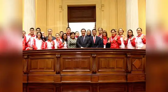 Acto estuvo presidido por el presidente del Congreso