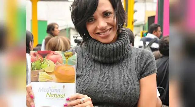 Mónica Cabrejos tampoco se pierde una lámina de esta fabulosa colección. Mónica Cabrejos tampoco se pierde una lámina de esta fabulosa colección.