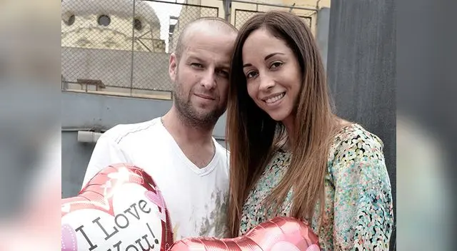 Dice que está locamente enamorado de ella