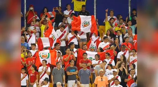 Perú vs. Colombia. Hinchas de la bicolor están encendidos de alegría.
