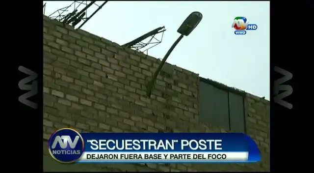Primero fue construcción de escaleras, ahora es 'adueñarse' de los postes