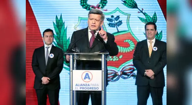 Aclaró que está cuarto en las encuestas