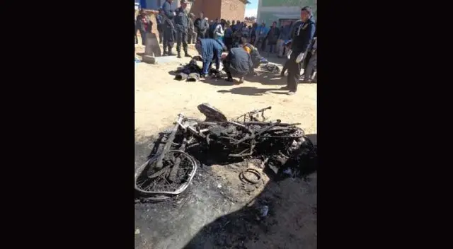 Turba los ató de pies y manos, y castigó por varias horas. Además pretendieron quemar sus cadáveres.