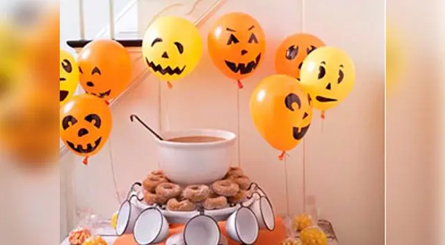 También puedes colgaR una escoba del techo, como si estuviera volando sola. También puedes colgaR una escoba del techo, como si estuviera volando sola.