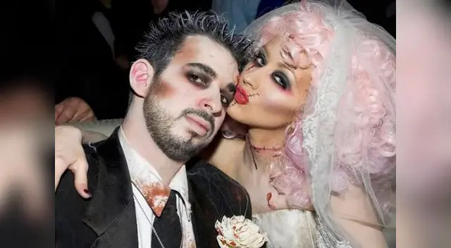 Christina Aguilera luciendo su extravagante disfraz 