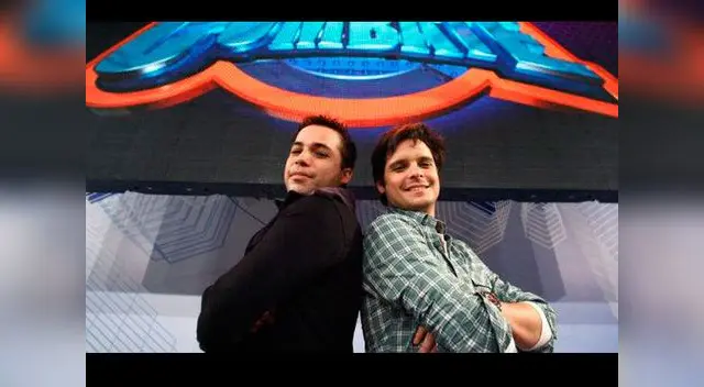 Los fanáticos de combate se niegan a creer que el conductor los abandonará. Los fanáticos de combate se niegan a creer que el conductor los abandonará.