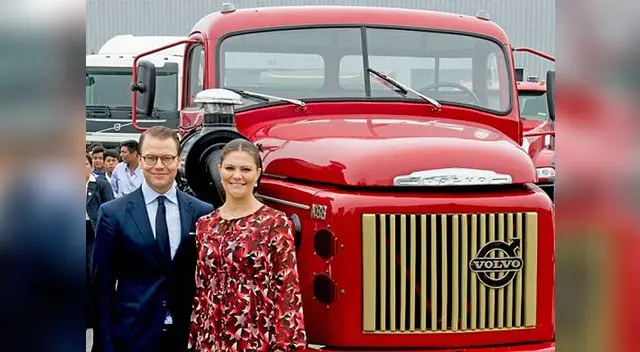 Princesa Victoria y Daniel Westling, en la sede de la fábrica Volvo en Lima. Princesa Victoria y Daniel Westling, en la sede de la fábrica Volvo en Lima.